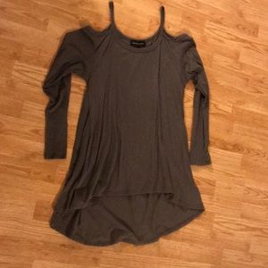 Open shoulder Shirt Size Small Grey Miracle Berry